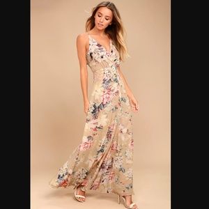 Lulus beige floral maxi S NWT